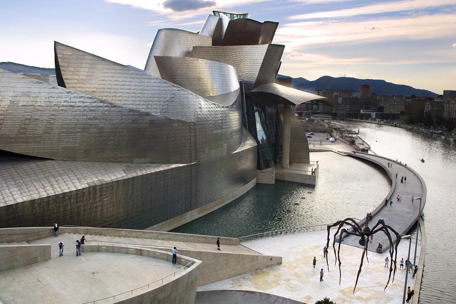 Bảo tàng Guggenheim, Bilbao, Tây Ban Nha