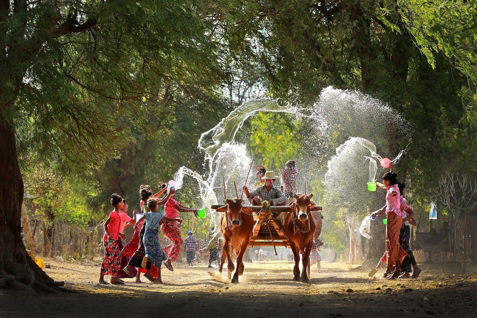 Lịch sử và ý nghĩa lễ hội té nước cầu may đầu năm của người dân Myanmar